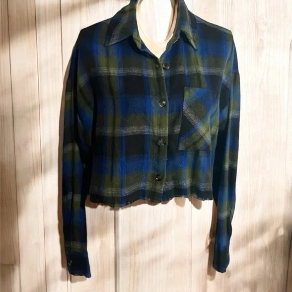 Mimosa Blue/Green/Black Cropped Flannel Shirt, size M - Picture 2 of 8